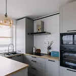 Dreamhome - Langa Coresi Mall -self Check-in -parcare Gratuita -ac Апартаменти