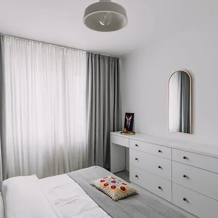 Dreamhome - Lângă Coresi Mall -self Check-in -parcare Gratuită -ac