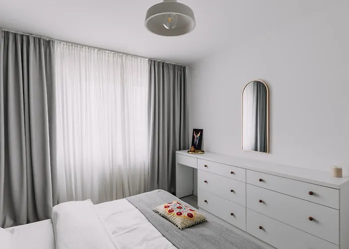 Dreamhome - Langa Coresi Mall -self Check-in -parcare Gratuita -ac